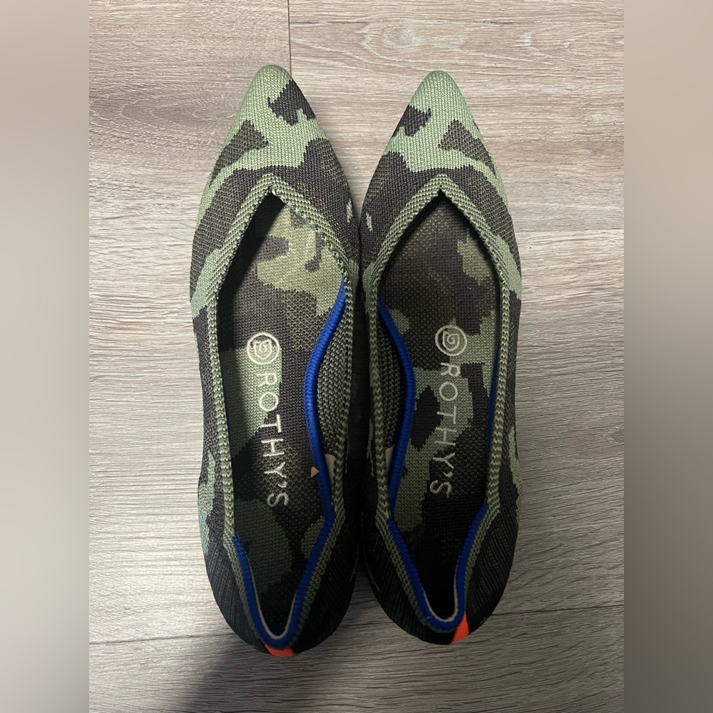 ROTHY’S Olive Camo ‘The Point’ Flats Size 6.5
